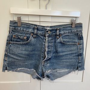 RE/DONE BY LEVIS MEDIUM WASH SHORTS